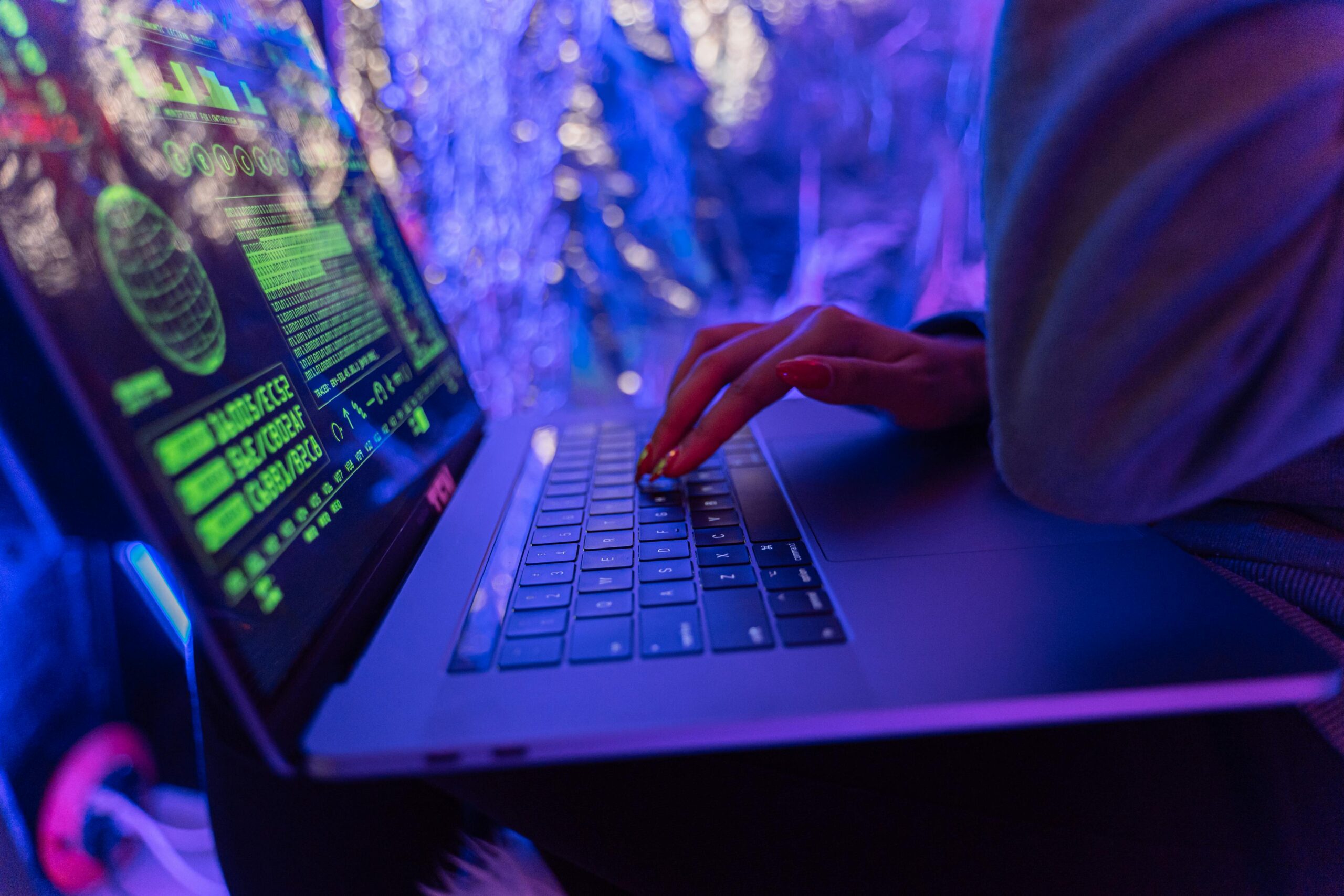ΨΕΥΔΕΣ EMAIL ΤΥΠΟΥ PHISHING ΠΟΥ ΕΜΦΑΝΙΖΕΤΑΙ ΩΣ ΕΠΙΣΗΜΗ ΕΙΔΟΠΟΙΗΣΗ ΓΙΑ ΣΟΒΑΡΑ ΑΔΙΚΗΜΑΤΑ